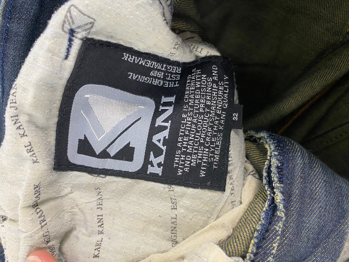 Karl Kani Jorts